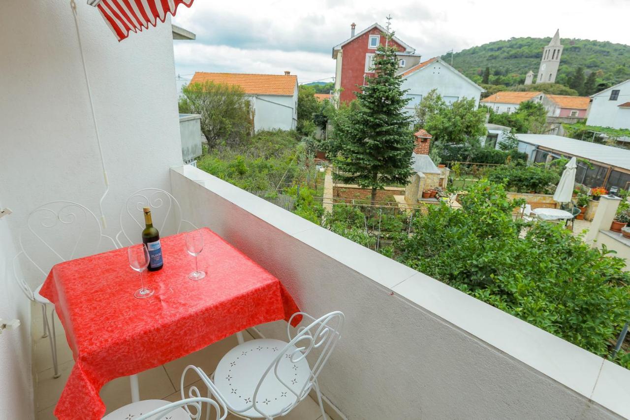 Apartments Maslina Božava Eksteriør billede