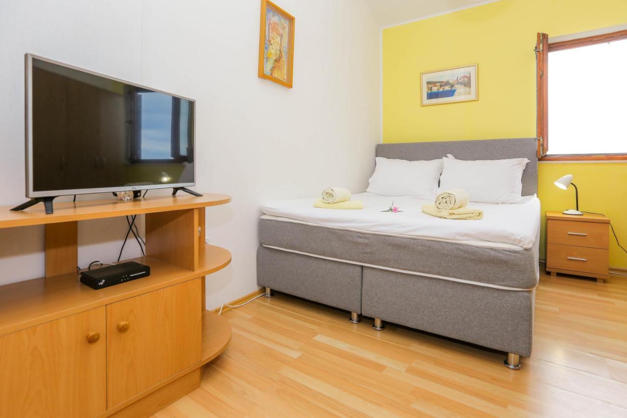 Apartments Maslina Božava Eksteriør billede