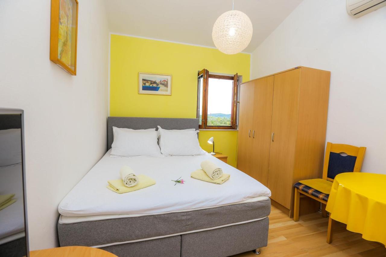 Apartments Maslina Božava Eksteriør billede