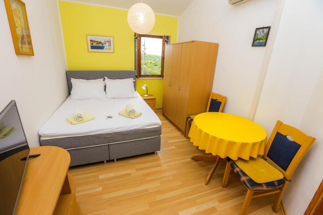 Apartments Maslina Božava Eksteriør billede