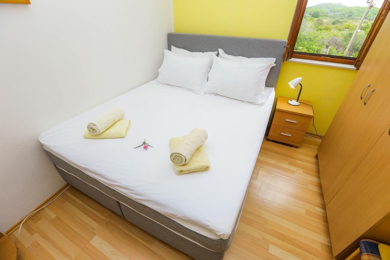 Apartments Maslina Božava Eksteriør billede