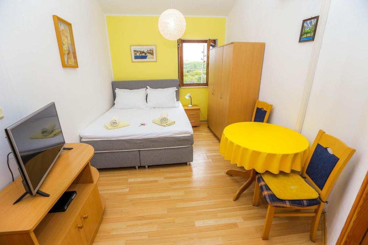 Apartments Maslina Božava Eksteriør billede